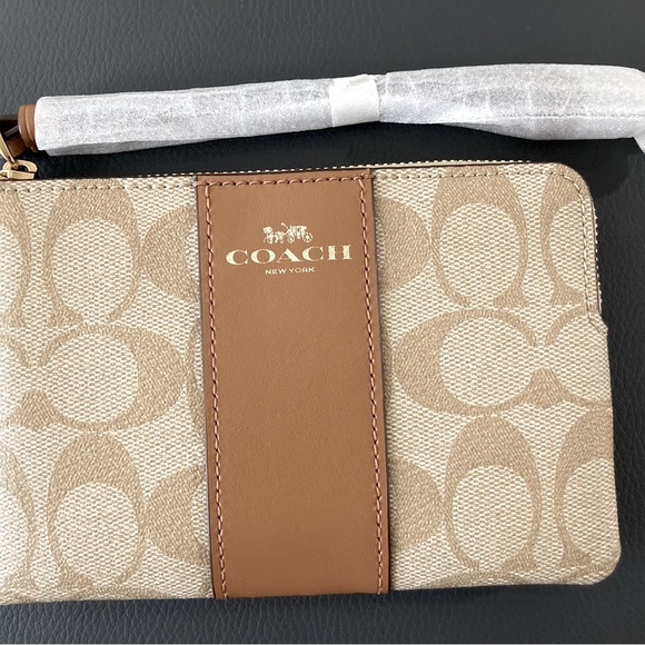 BUNDLE DEAL❗️Wristlet In Signature Canvas and High-Waisted Faux Snake Skin Pants - Picture 4 of 11